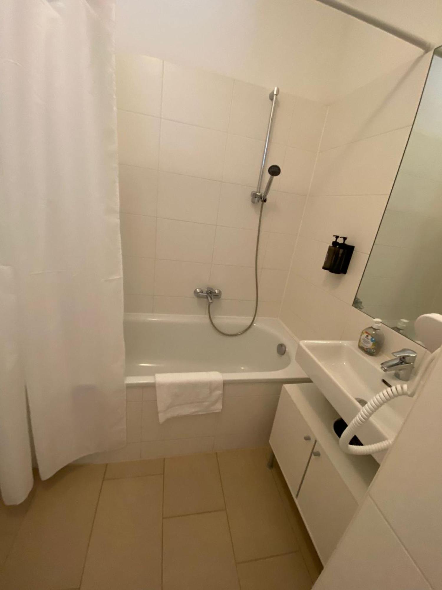 Floridsdorfer Apartment - Free Highspeed-Internet Wien Eksteriør bilde